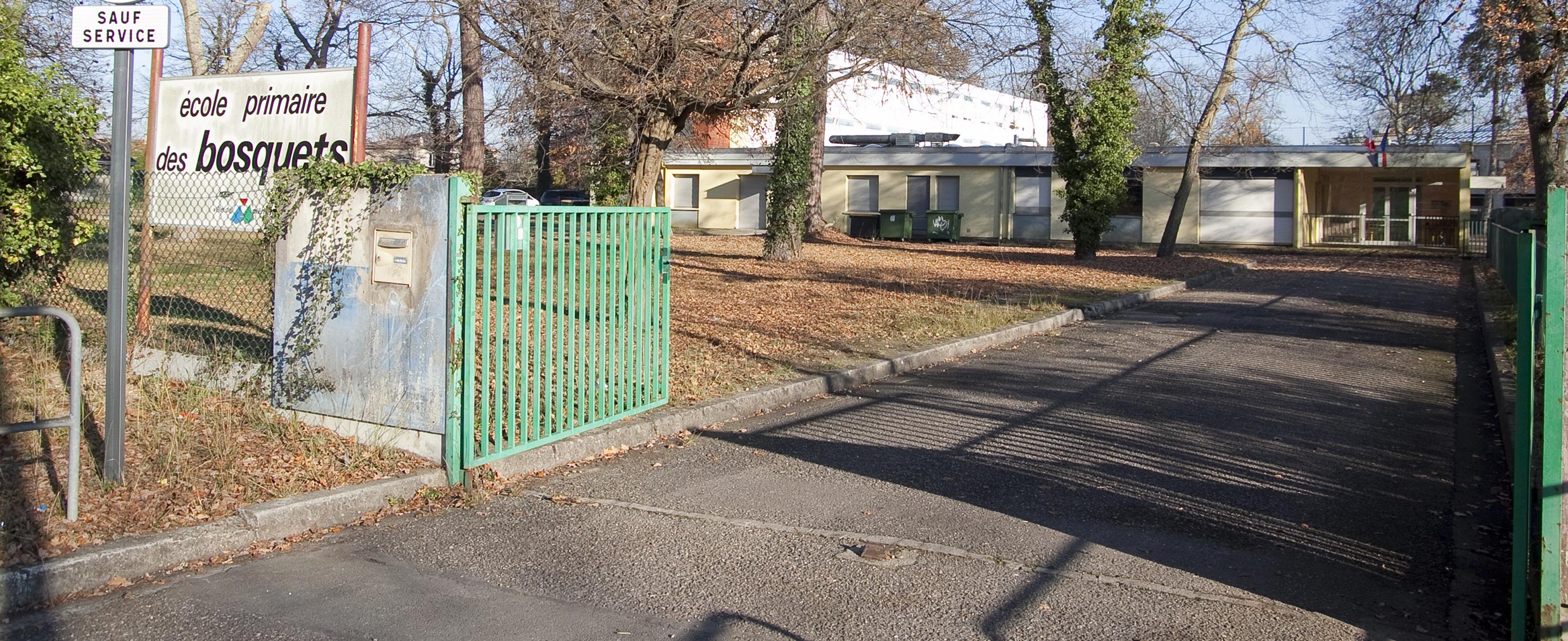 Entrée de l'école des Bosquets