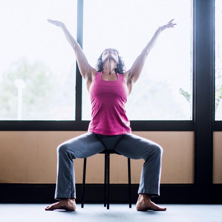 Yoga sur chaise